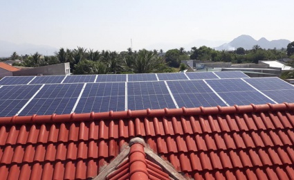 Lắp đặt hệ thống điện năng lượng mặt trời áp mái